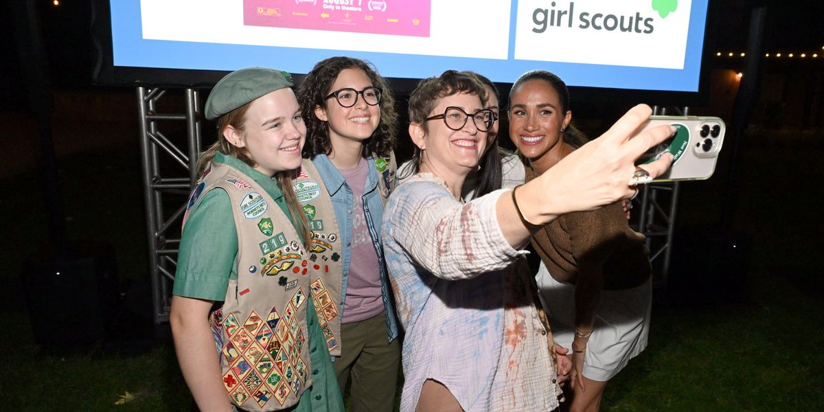 Meghan Markle poses for selfies as she makes surprise California appearance without Prince Harry