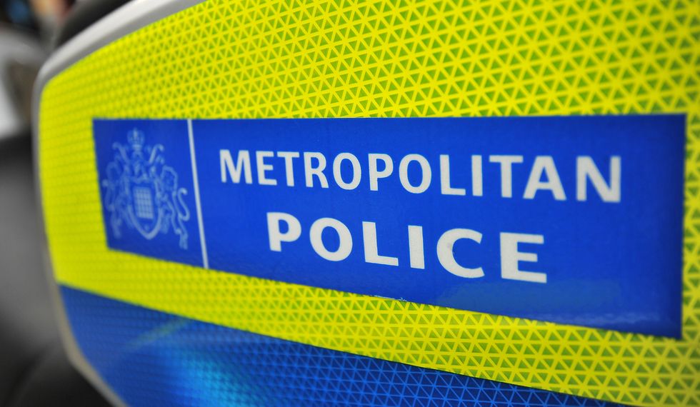 Met police sign