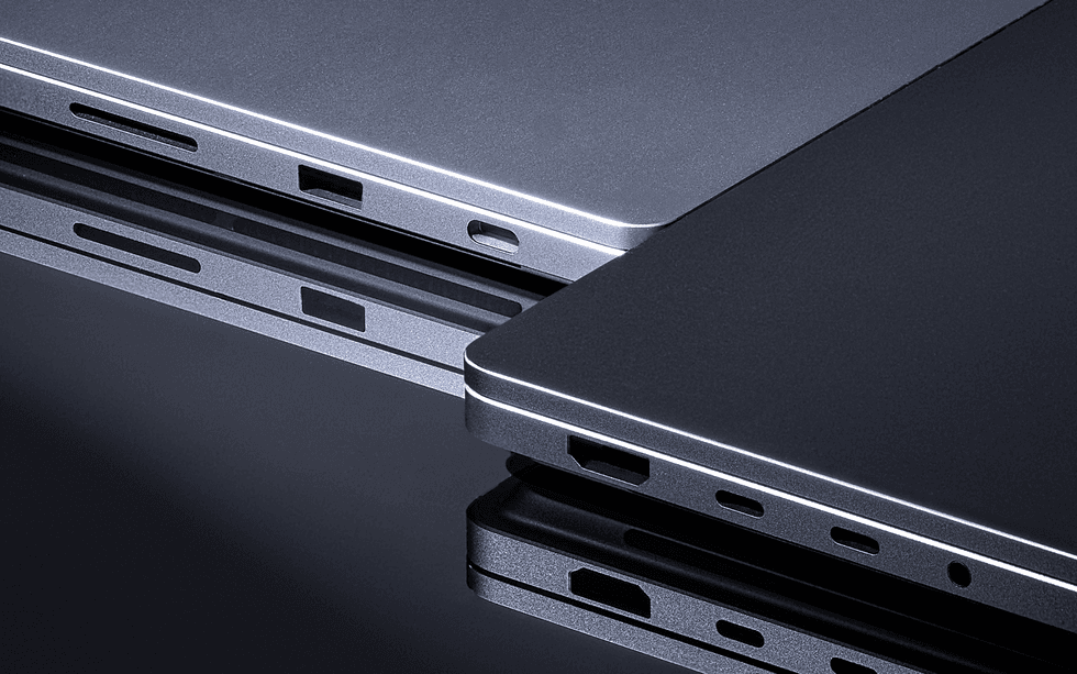 Microsoft Surface Laptop Ultra ports