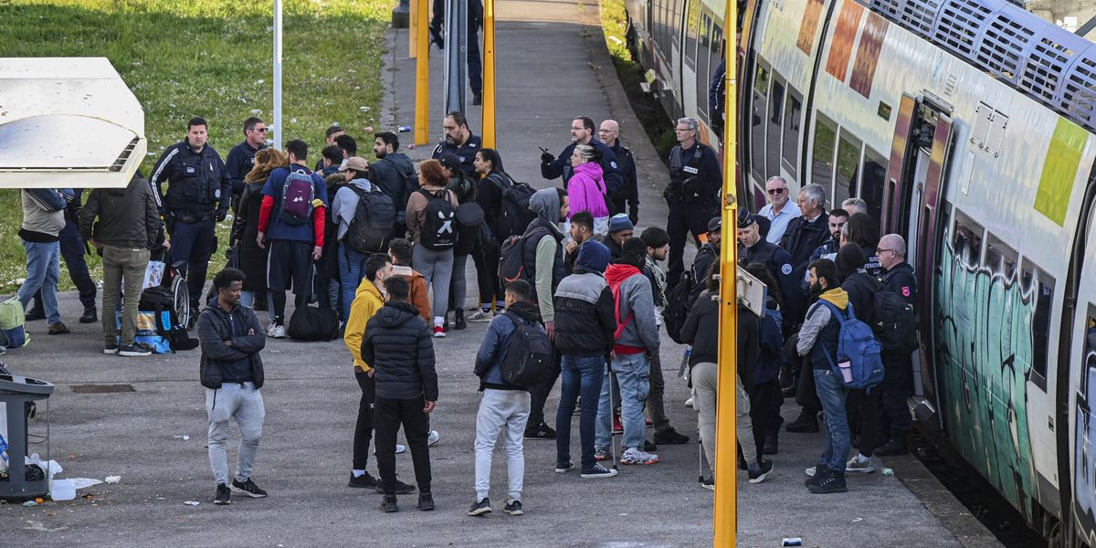 Hundreds of migrants taking trains from Calais to different small boat launch locations across French coast