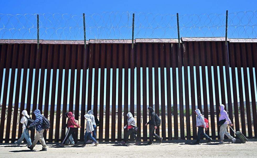 Migrants border US