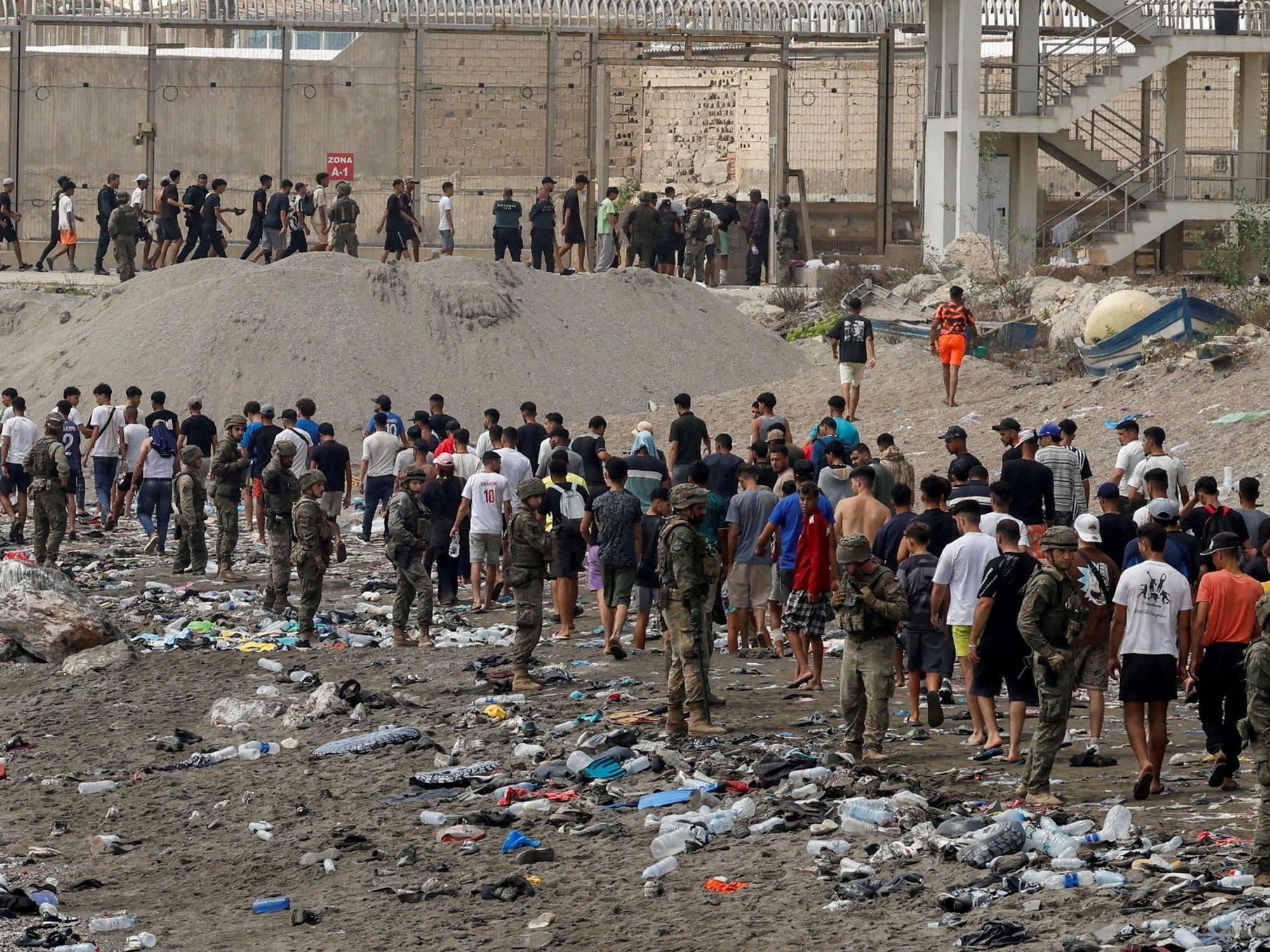 Migrants heading towards Moroccan border from Ceuta