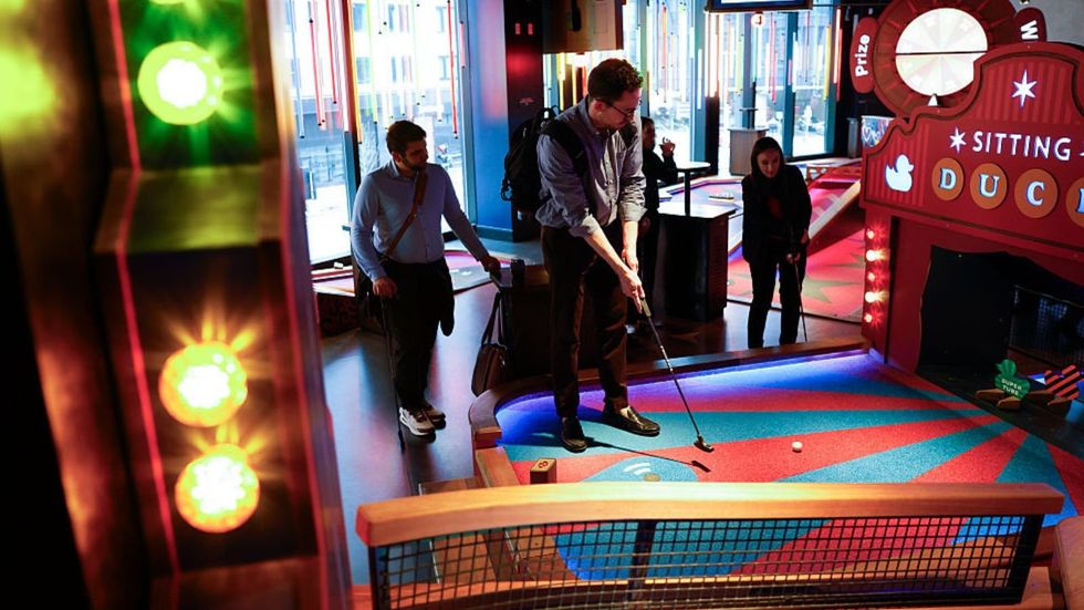 Mini golf game