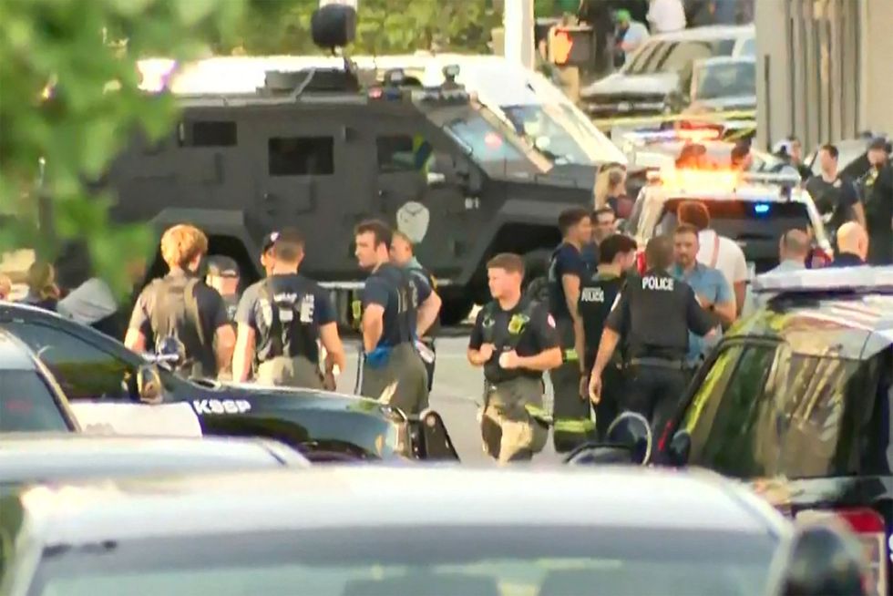 Minneapolis shooting scene: Dozens of officers, including SWAT and ATF officers, remain at the scene
