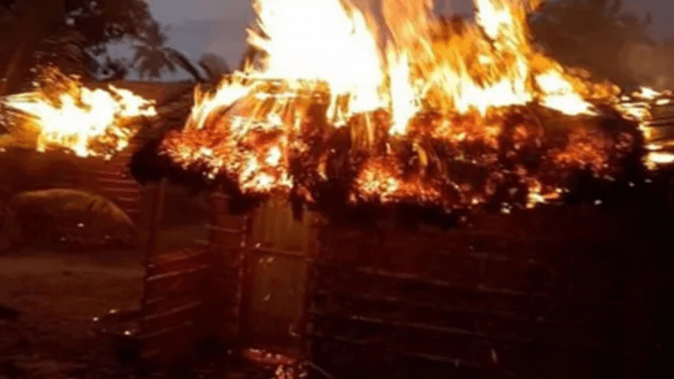 Mozambique ISIS operatives burn down homes