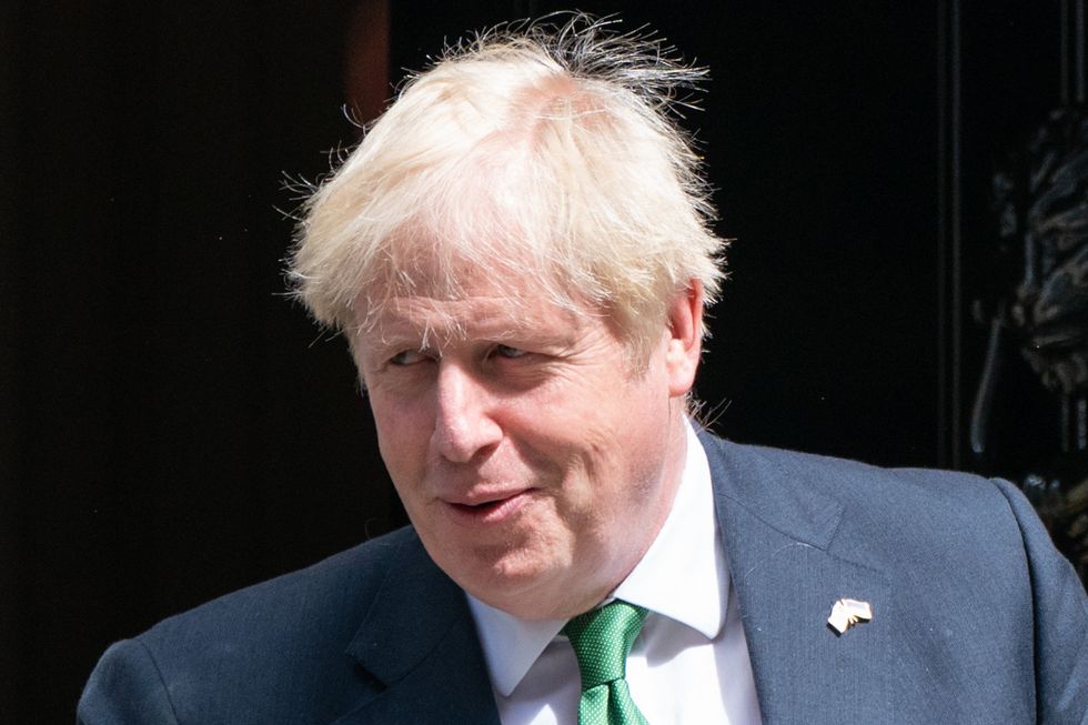 Mr Cummings said Boris Johnson \%22thinks he can make a comeback\%22