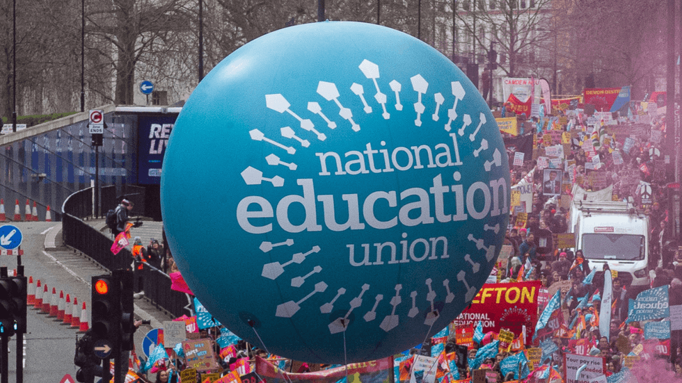 NEU balloon