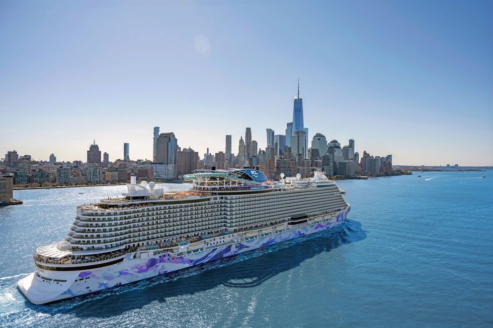 Norwegian Cruise Line ship in front of New York
