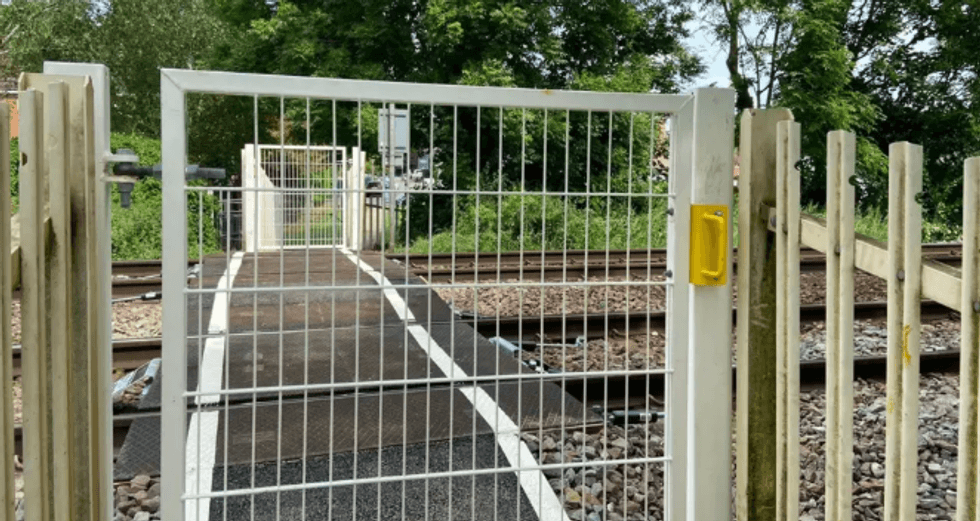 Nottingham to Lincoln line crossing