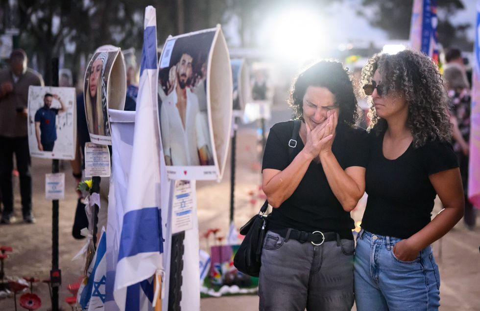 October 7 mourners