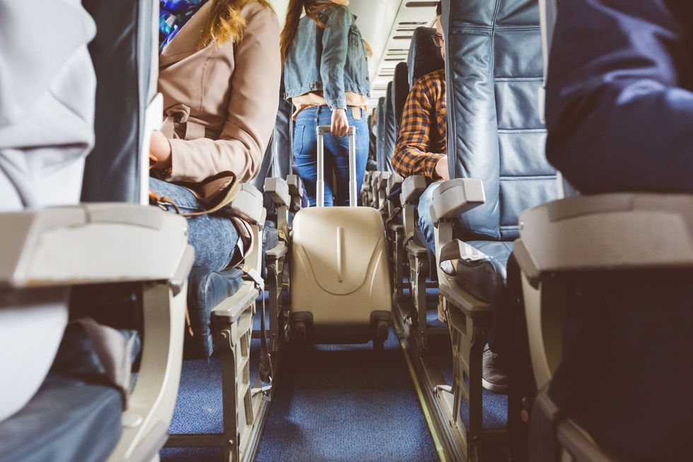 PASSENGERS RUSHING OFF