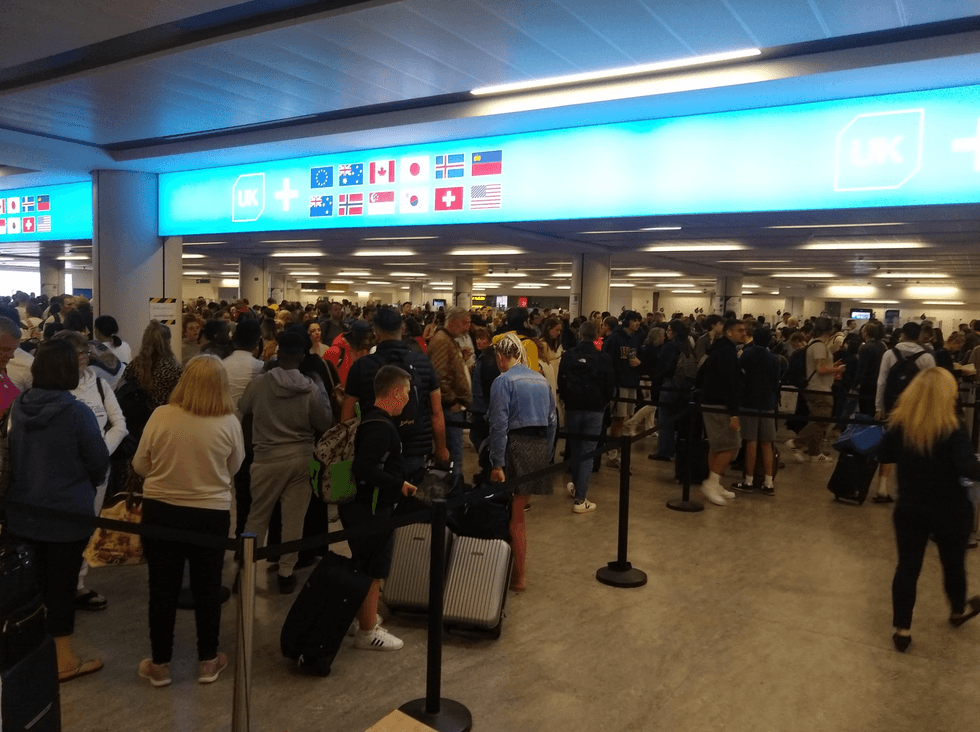 Passport Control Gatwick Airport