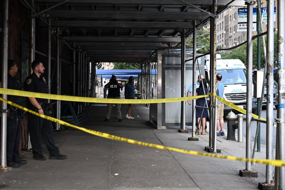 Police investigating Manhattan, New York City, stabbing