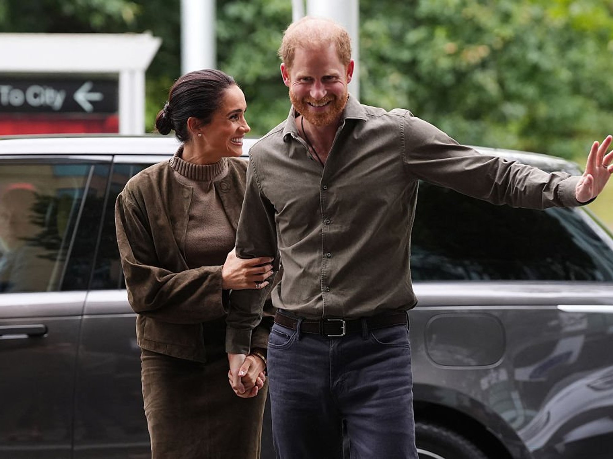POLL: Would you welcome Harry and Meghan back to Britain? YOU DECIDE