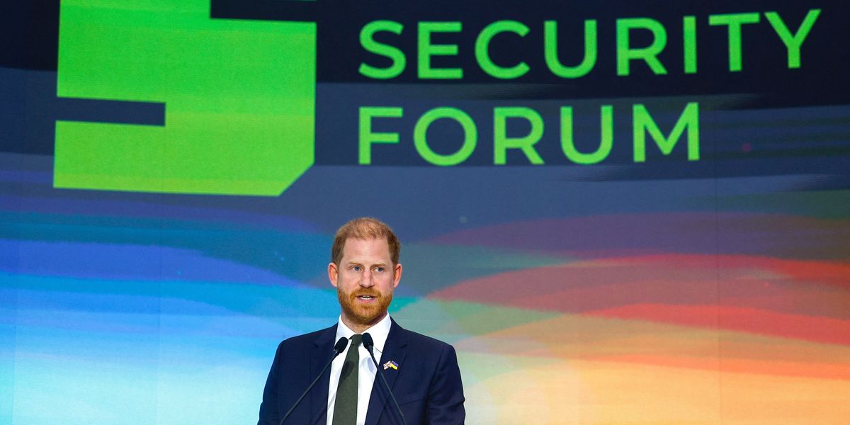 Prince Harry curates Ukraine photo exhibition but won't attend unveiling as he returns to UK