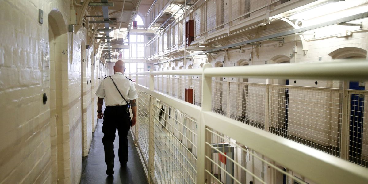 White Britons forced to convert to Islam by organised Muslim prison gangs