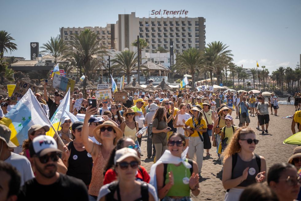 Protestors in tenerife