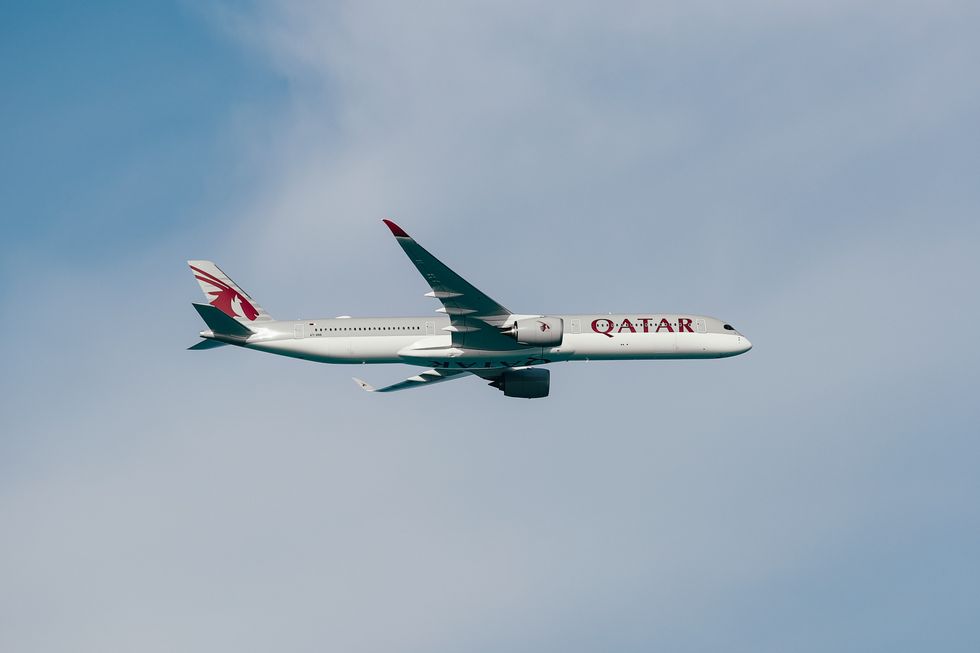 Qatar airlines plane