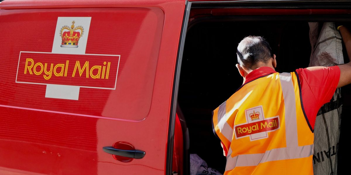 Royal Mail handed boost as Labour welcomes pay rise despite another year of missed delivery targets