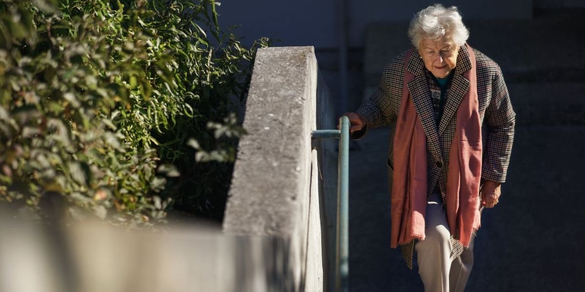 How to live longer: Taking the stairs could cut your risk of dying from heart disease by 39%
