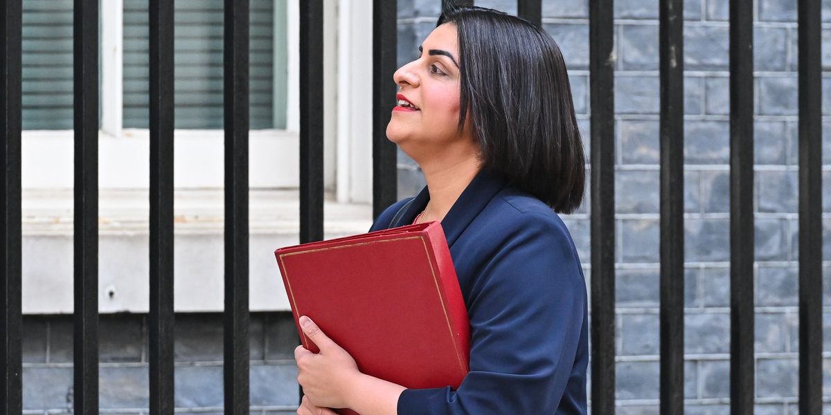 Migrants who establish families while in UK illegally to lose right to fight deportation on human rights grounds