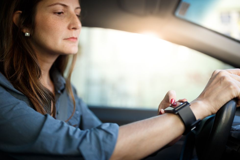 Smartwatch in car
