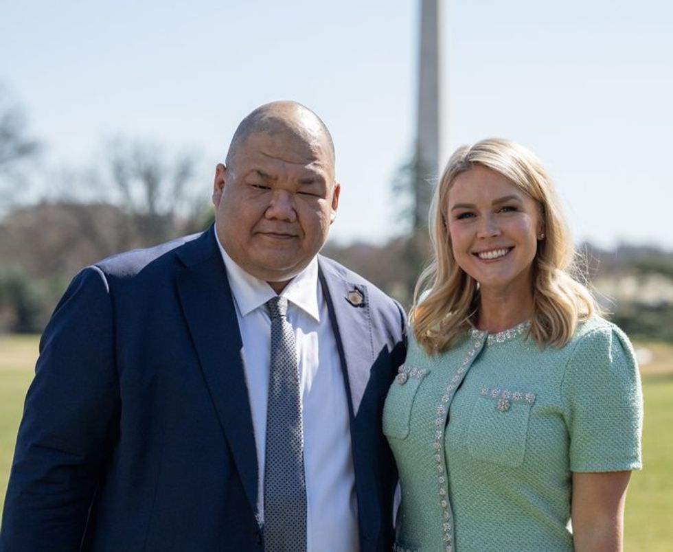 Steven Cheung (left) Karoline Leavitt (right)
