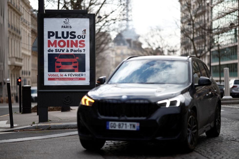 SUV Paris parking vote