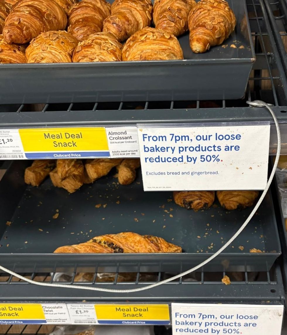 Tesco bakery reduced sign