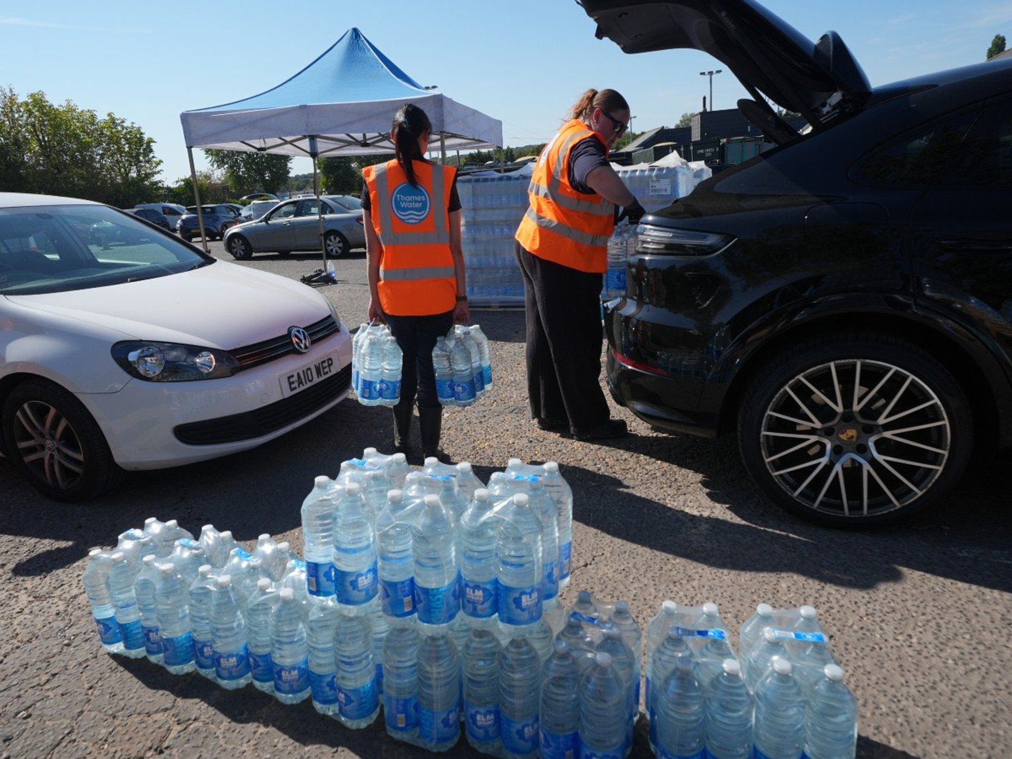 Thames Water giving out water bottles