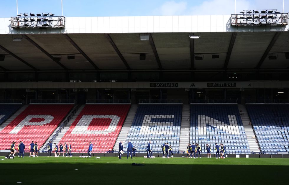 The Senior Scottish Football Referees' Association threw its support behind the governing body's stance