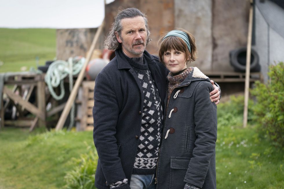 Tom Jameson (NIALL MACGREGOR);Isobel Jameson (LOUISE BREALEY)