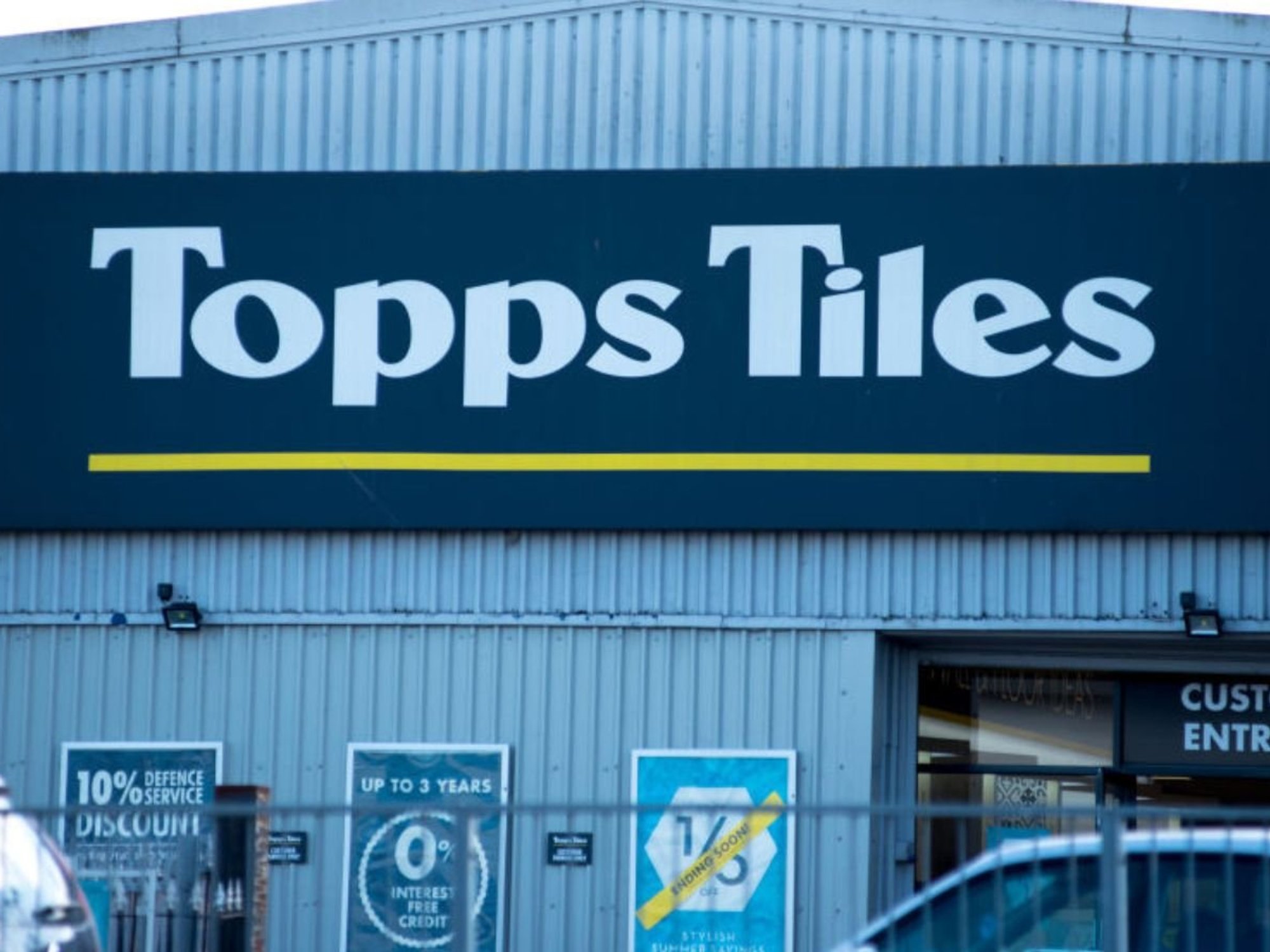 Topps Tiles store