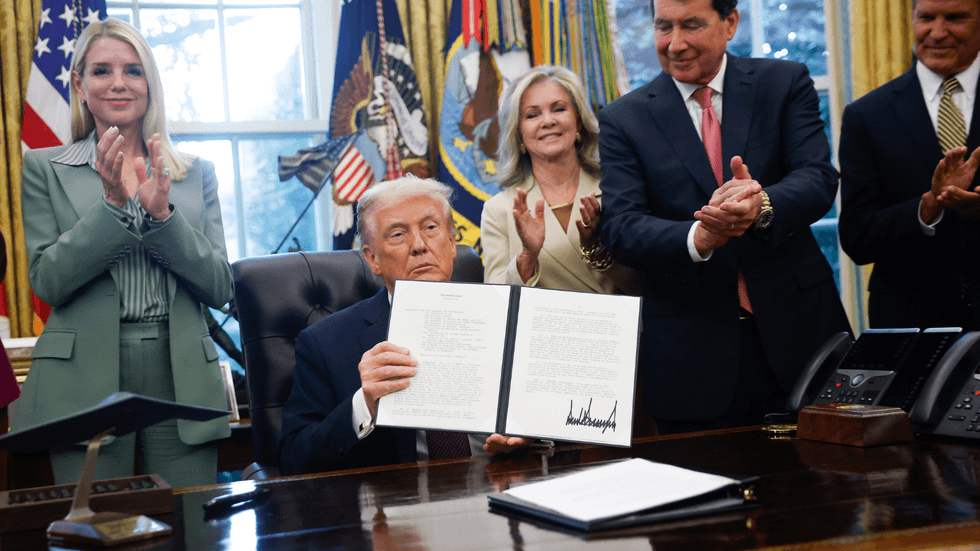 Trump in Oval Office