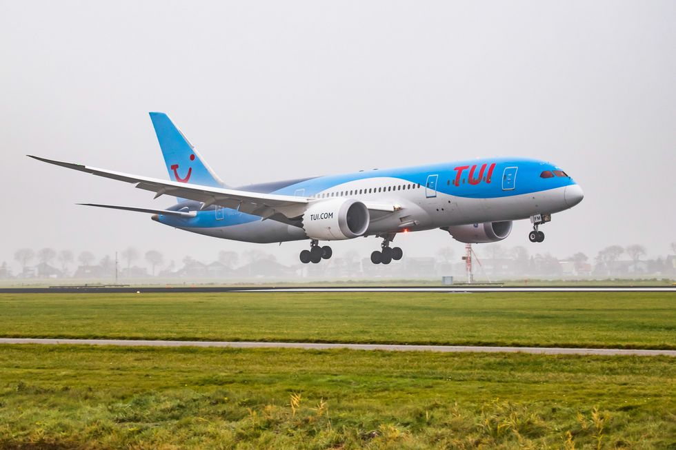 TUI plane coming into land