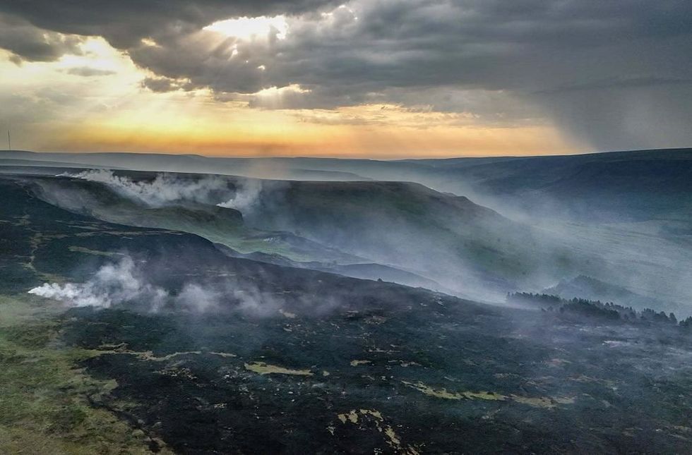 \u200b-) A wildfire has broken out in Glossop, Derbyshire, in northern England