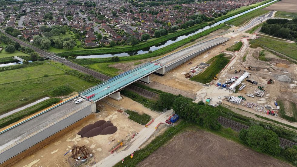 \u200bConstruction on the bridge over the railway line