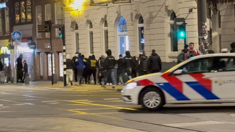 \u200bIsraeli football supporters and Dutch youth clash near Amsterdam Central station