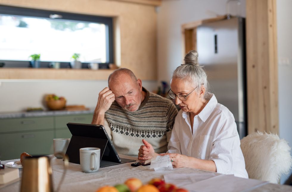 \u200bState pension age Britons look at finances