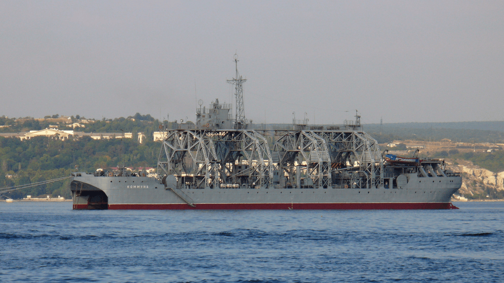 \u200bThe salvage vessel Kommuna