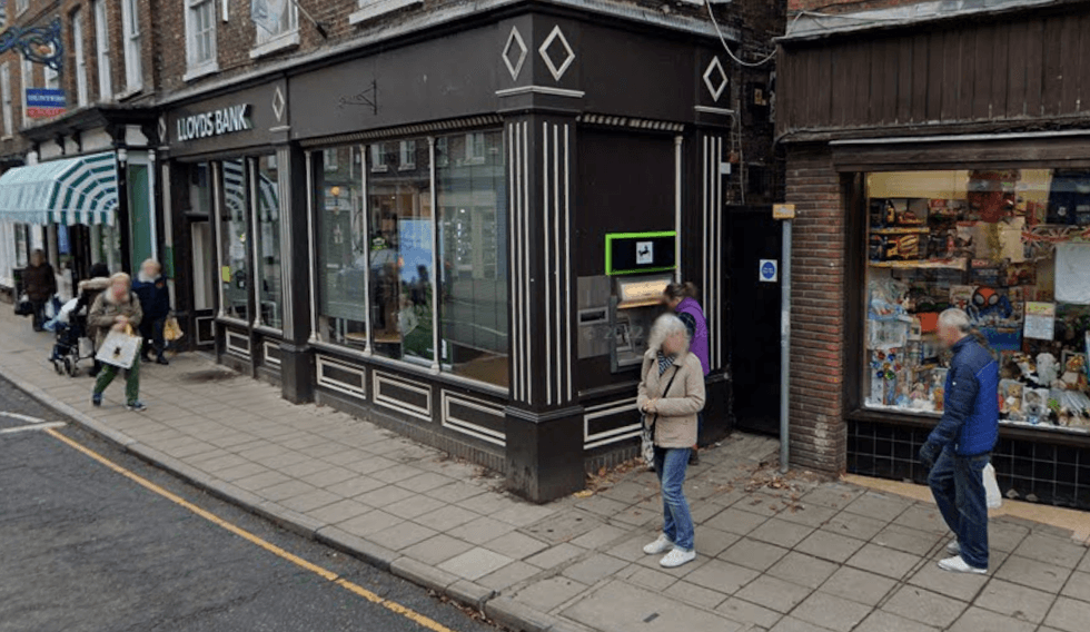 \u200bThieves smashed into the ATM machine