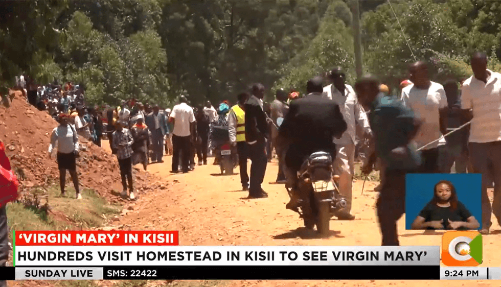 Visitors coming the village in Kisii